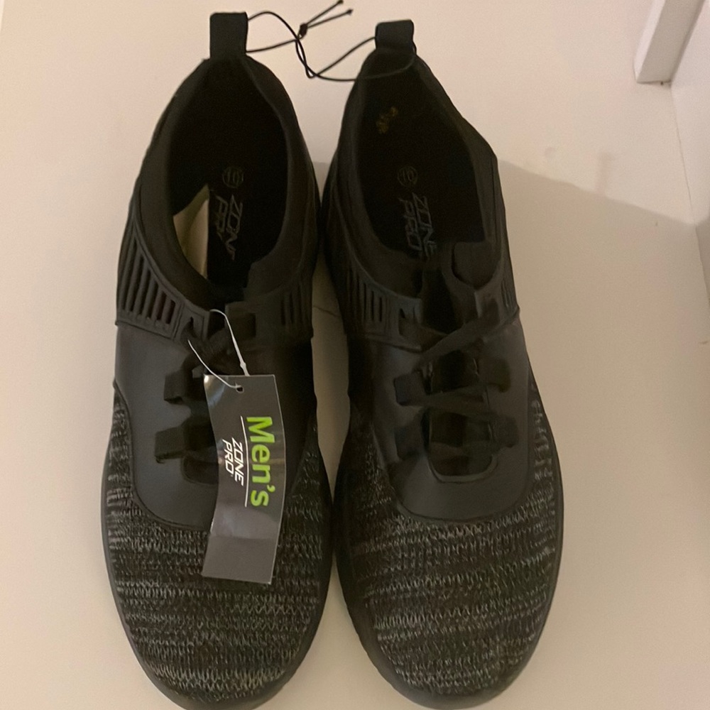 #66 Men’s Zone Pro Size 10 Sneakers - NWT